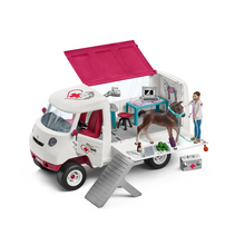 Schleich 42370 Horse Club - Mobile Tierärztin mit Hannoveraner Fohlen